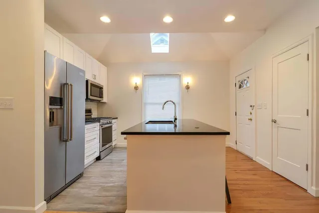 $2,600 | 710 Miller Avenue, Unit 1, Ann Arbor, MI 48103