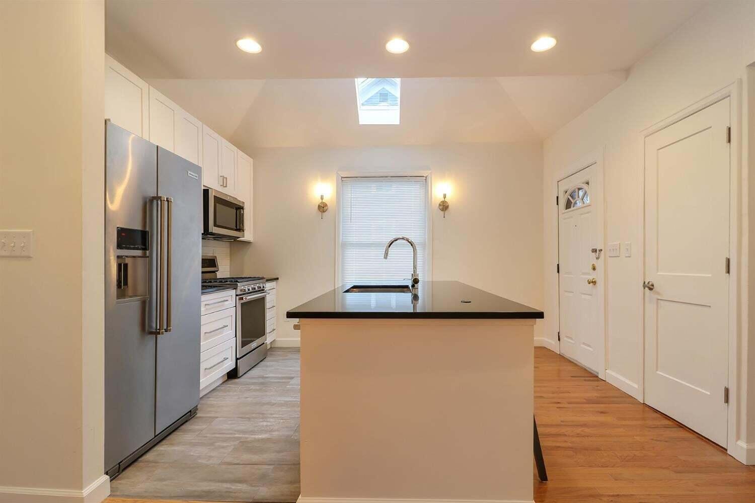 710 Miller Avenue, Unit 1 Ann Arbor, MI 48103 - Photo 12 of 25 20231013064838368794000000-o