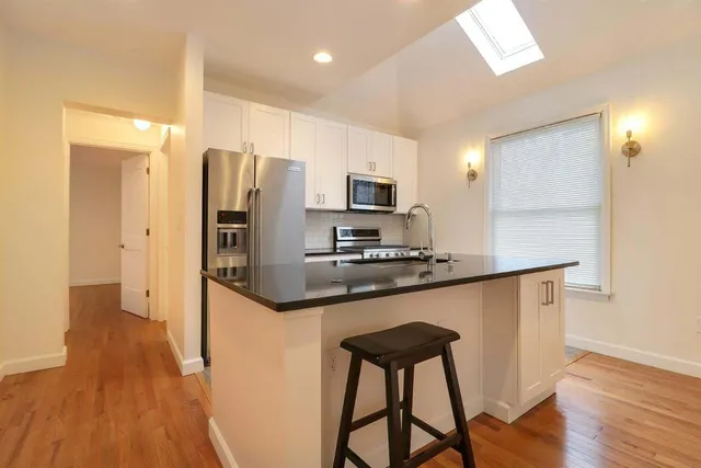 $2,600 | 710 Miller Avenue, Unit 1, Ann Arbor, MI 48103