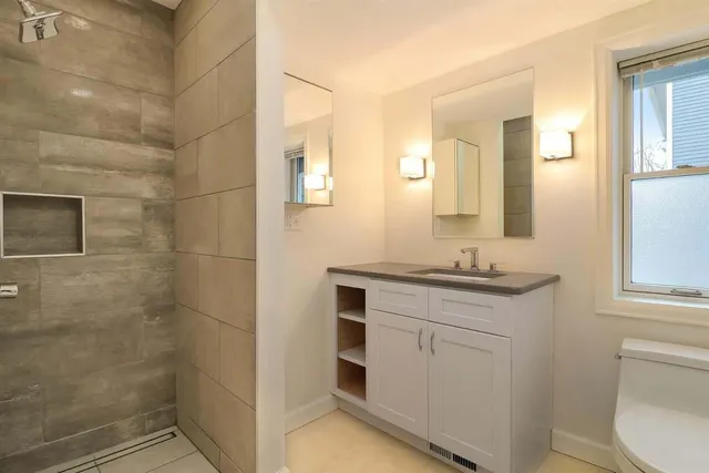 $2,600 | 710 Miller Avenue, Unit 1, Ann Arbor, MI 48103