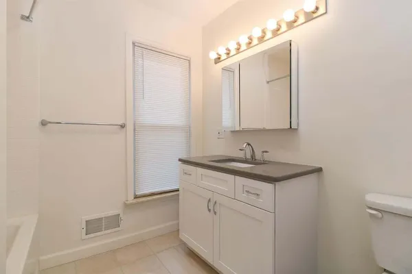 $2,600 | 710 Miller Avenue, Unit 1, Ann Arbor, MI 48103