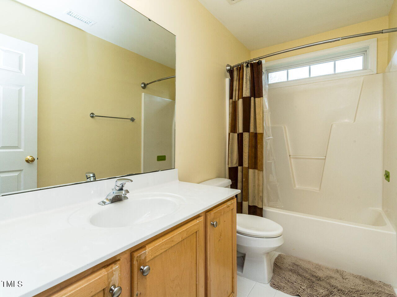 214 Competition Road Raleigh, NC 27603 - Photo 25 of 32 025-1280x960-hallway-full-bathroom