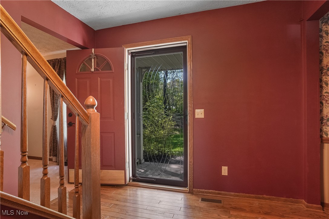 3277 Plainview Road Ravenna, OH 44266 - Photo 3 of 39 Gallery Image 3