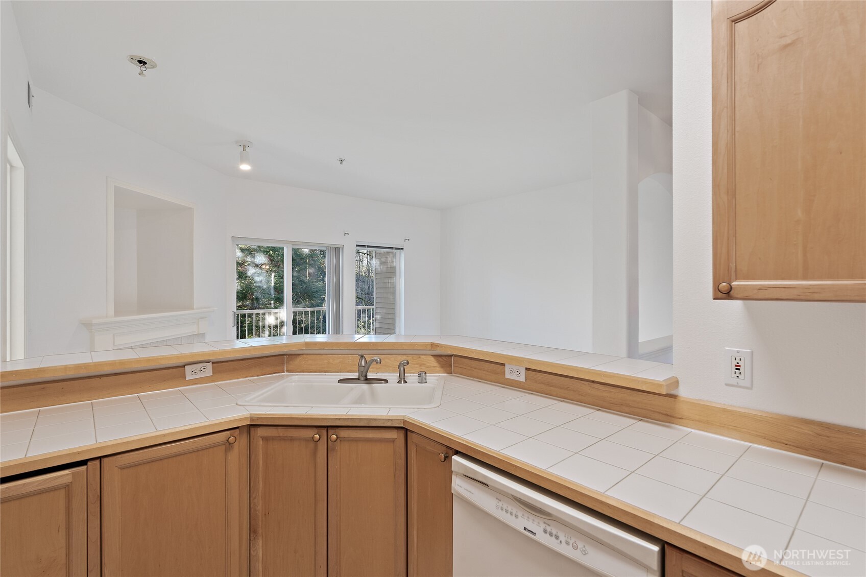 12122 Northeast 171st Place, Unit D201 Bothell, WA 98011 - Photo 7 of 33