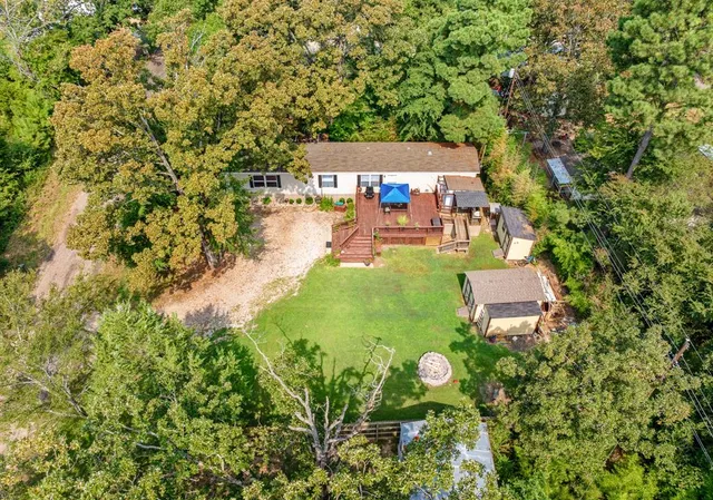 view of an outdoor space and yard