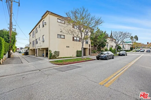 $4,580 | 354 South Camden Drive, Unit 9, Beverly Hills, CA 90212