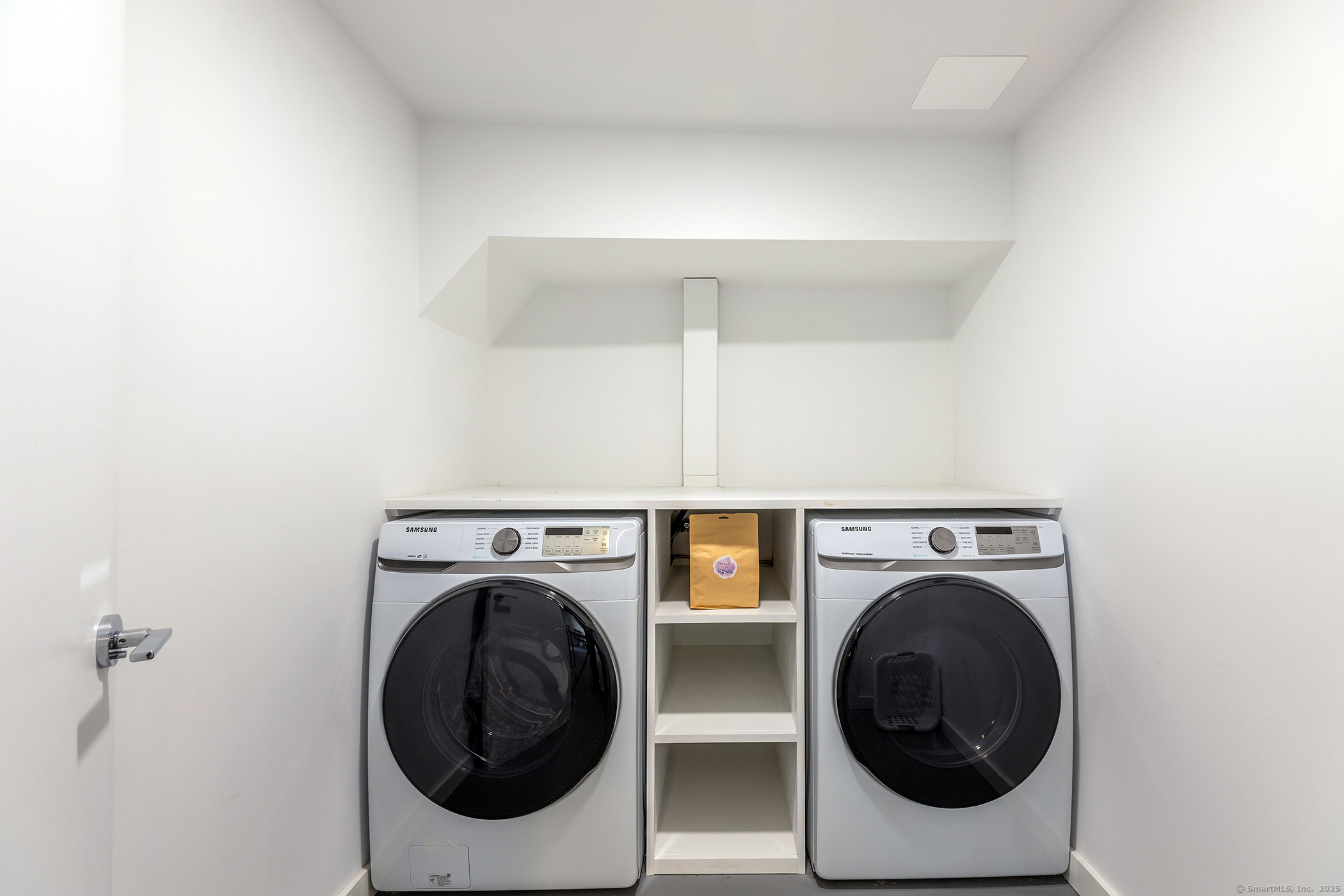 323 Wells Hill Road Salisbury, CT 06039 - Photo 26 of 31 a utility room with dryer and washer