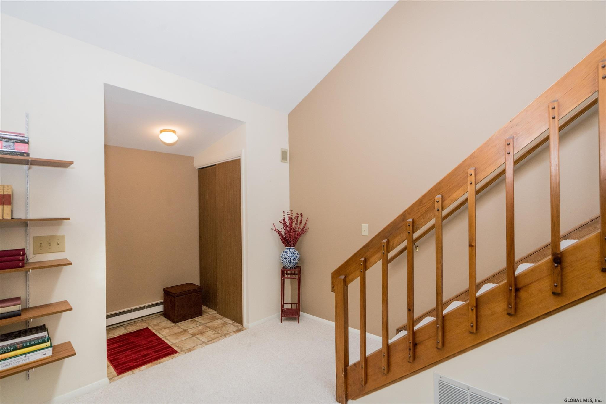 27 Thimbleberry Road Malta, NY 12020 - Photo 4 of 37 Photo 4