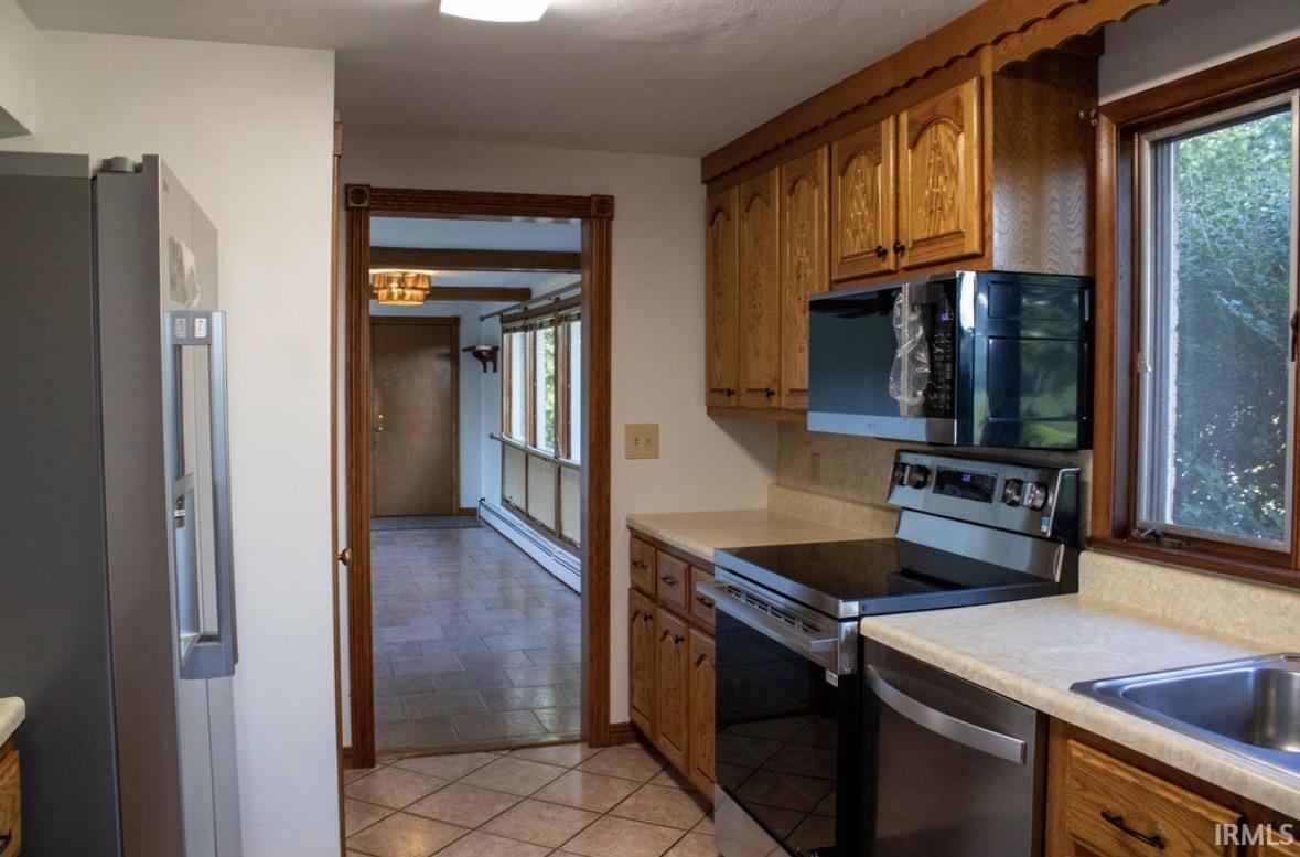 295 West Riverside Drive Peru, IN 46970 - Photo 9 of 29 Gallery Image 9