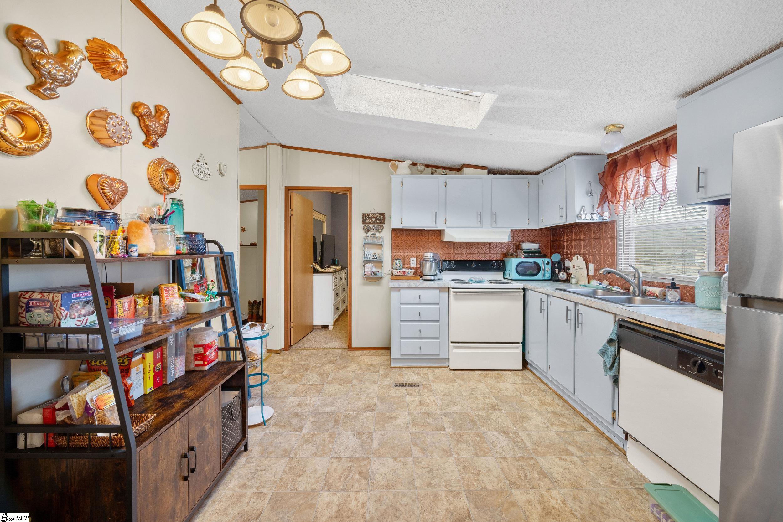 589 Ross Hill Road Gaffney, SC 29341 - Photo 4 of 23