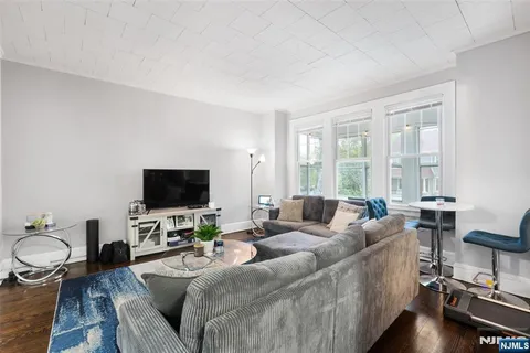 $890,000 | 6 Jefferson Avenue, Maplewood, NJ 07040