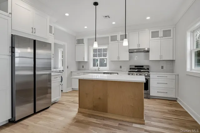 $1,150,000 | 5 Ketcham Place, Melville, NY 11747