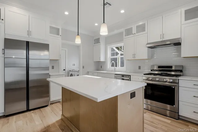 $1,150,000 | 5 Ketcham Place, Melville, NY 11747