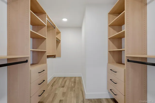 $1,150,000 | 5 Ketcham Place, Melville, NY 11747