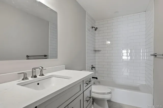 $1,150,000 | 5 Ketcham Place, Melville, NY 11747