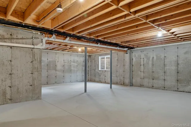 $1,150,000 | 5 Ketcham Place, Melville, NY 11747