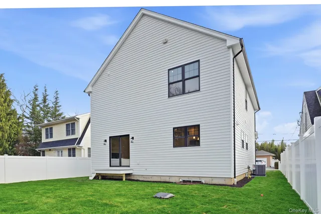 $1,150,000 | 5 Ketcham Place, Melville, NY 11747