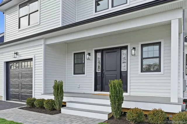 $1,150,000 | 5 Ketcham Place, Melville, NY 11747