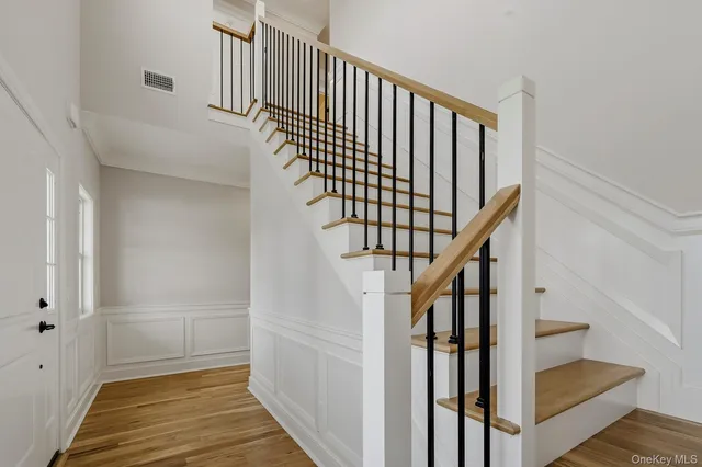 $1,150,000 | 5 Ketcham Place, Melville, NY 11747