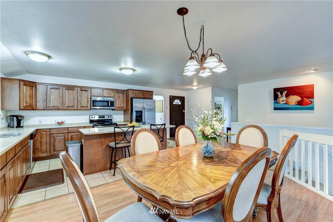 7708 Upper Ridge Road Everett, WA 98203 - Photo 11 of 24