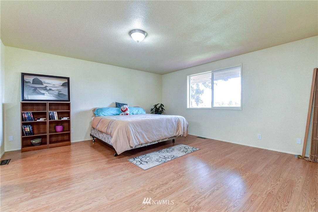 7708 Upper Ridge Road Everett, WA 98203 - Photo 15 of 24