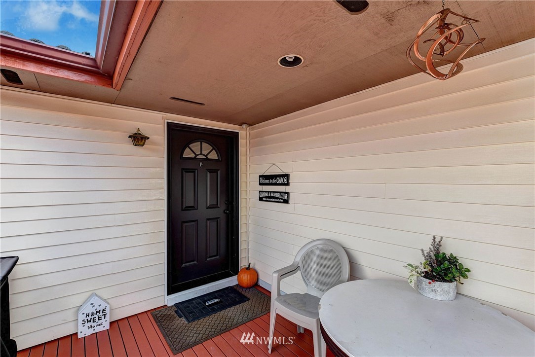 7708 Upper Ridge Road Everett, WA 98203 - Photo 4 of 24