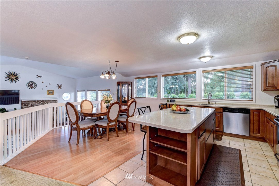 7708 Upper Ridge Road Everett, WA 98203 - Photo 7 of 24