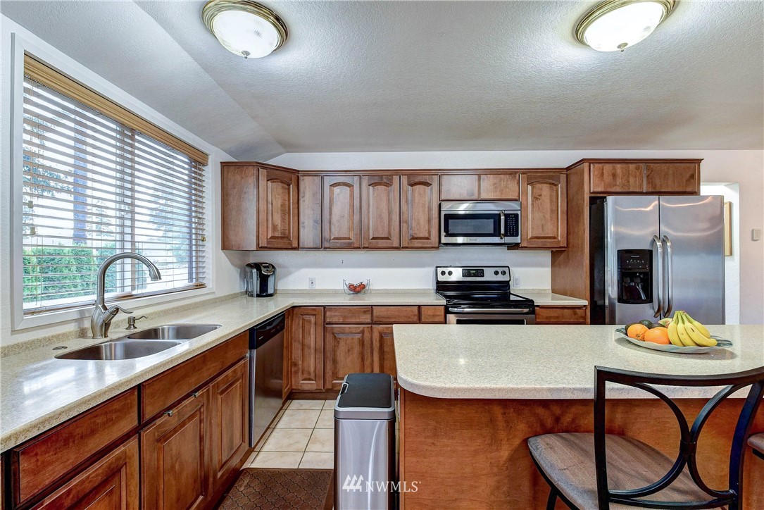 7708 Upper Ridge Road Everett, WA 98203 - Photo 9 of 24