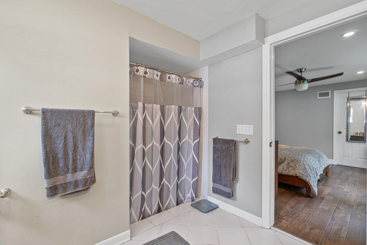 501 Southwest 8th Terrace Boca Raton, FL 33486 - Photo 18 of 31 024-501Southwest8thTerrace-BocaRaton-FL-