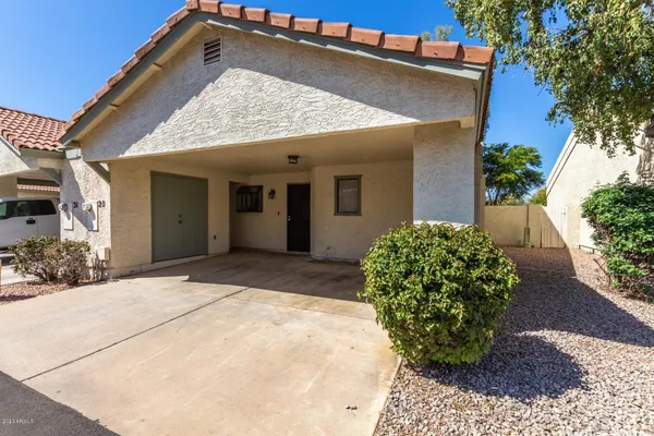 $320,000 | 1500 North Sunview Parkway, Unit 20, Gilbert, AZ 85234