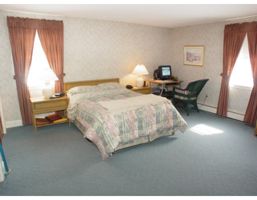 75 Greenwood Road Andover, MA 01810 - Photo 7 of 16 Gallery Image 7