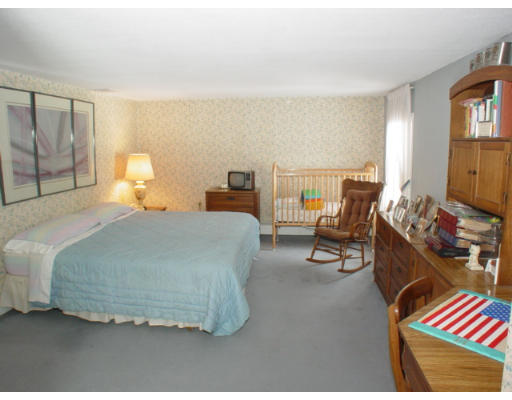 75 Greenwood Road Andover, MA 01810 - Photo 8 of 16 Gallery Image 8