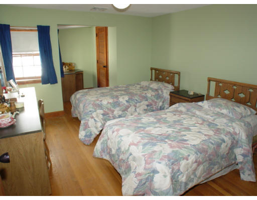 75 Greenwood Road Andover, MA 01810 - Photo 10 of 16 Gallery Image 10
