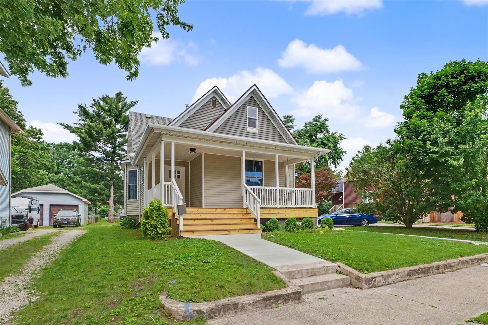 705 South State Street Champaign, IL 61820 - Photo 2 of 28