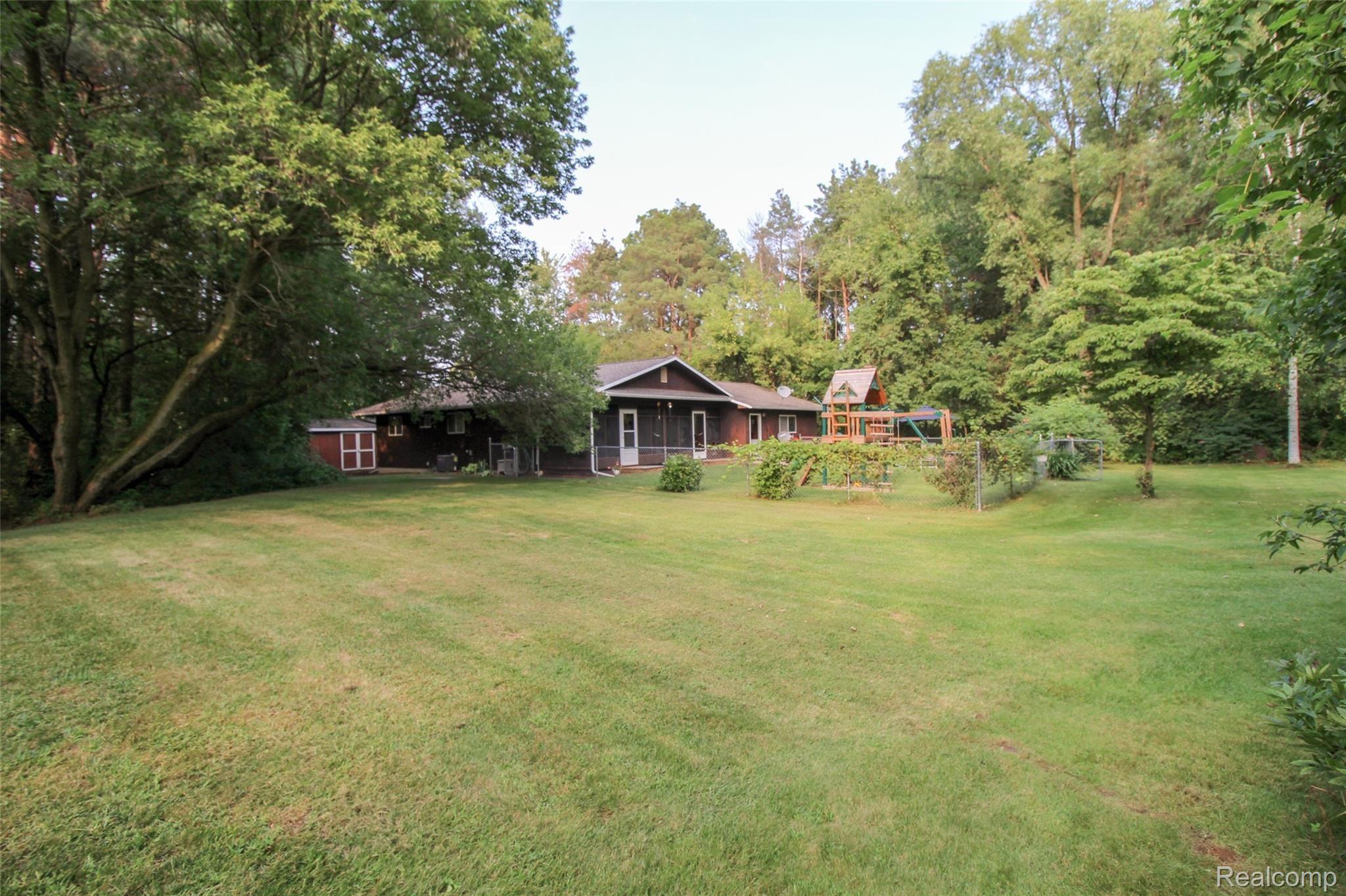 10295 Wilson Road Montrose, MI 48457 - Photo 28 of 32 28.JPG