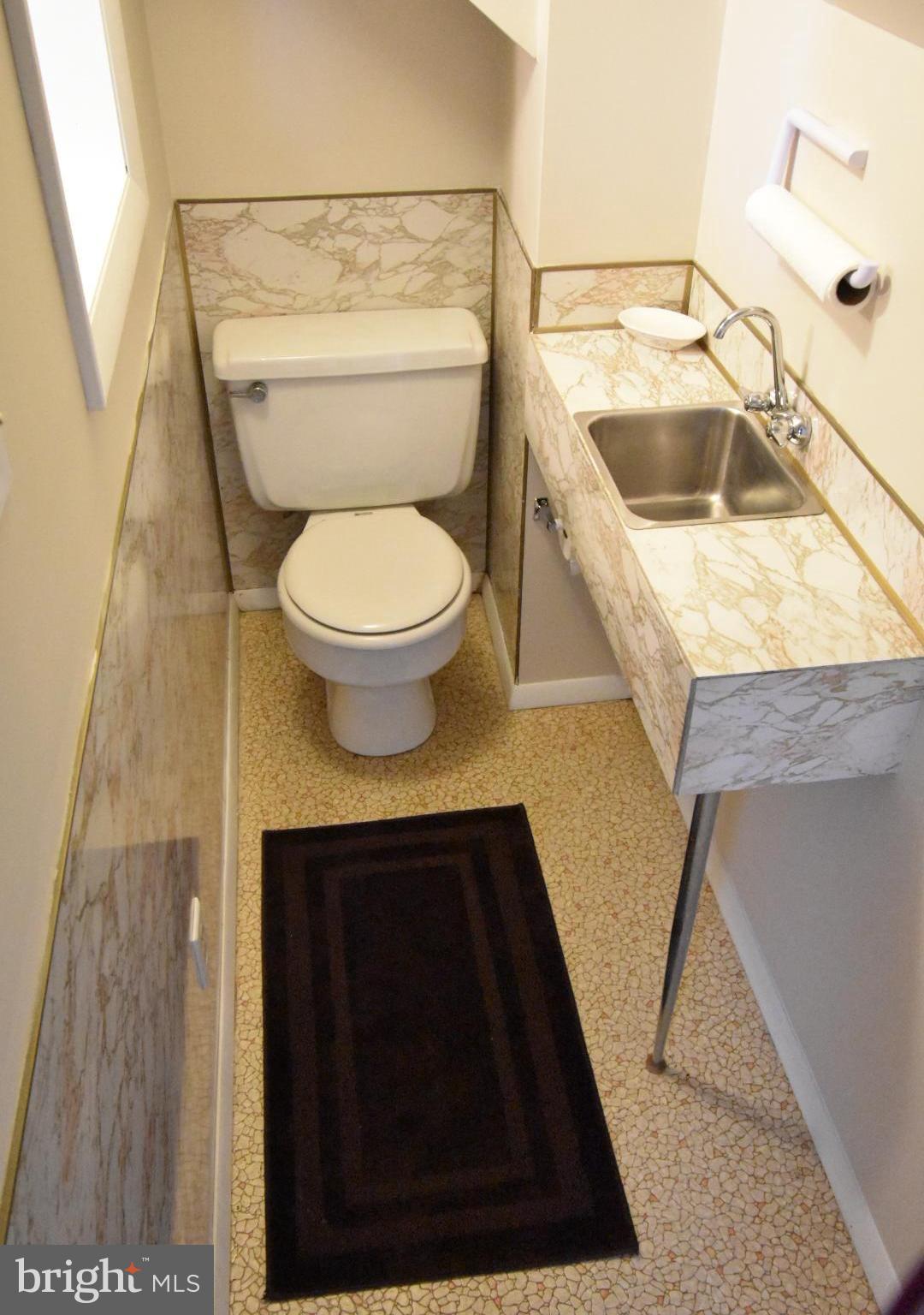 3432 Cornwall Road Baltimore, MD 21222 - Photo 19 of 29 Half bath attached to Master bedroom