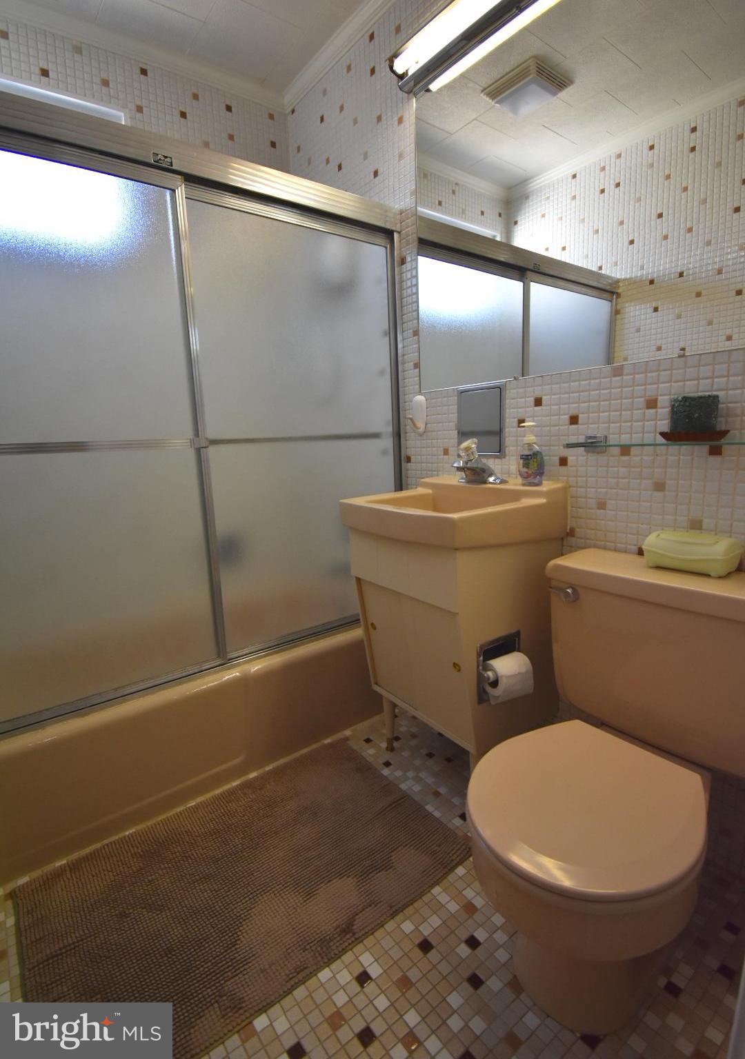 3432 Cornwall Road Baltimore, MD 21222 - Photo 20 of 29 Bath (Master)
