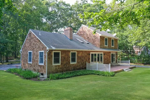 $1,399,000 | 138 A Montauk Highway, Westhampton, NY 11977