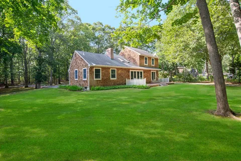 $1,399,000 | 138 A Montauk Highway, Westhampton, NY 11977