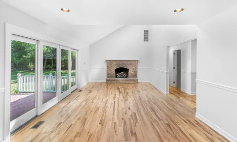 $1,399,000 | 138 A Montauk Highway, Westhampton, NY 11977