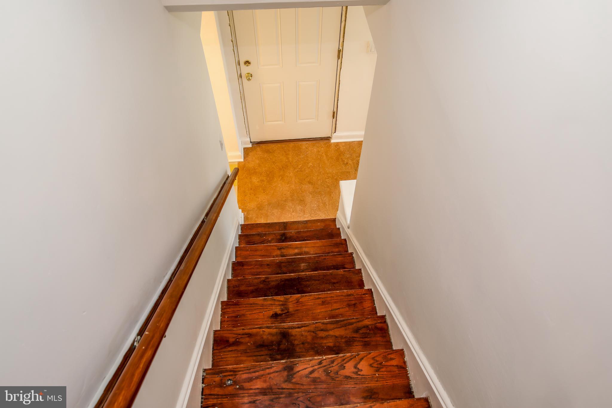 10 Hillside Road, Unit A Greenbelt, MD 20770 - Photo 28 of 44 Hardwood stair treads