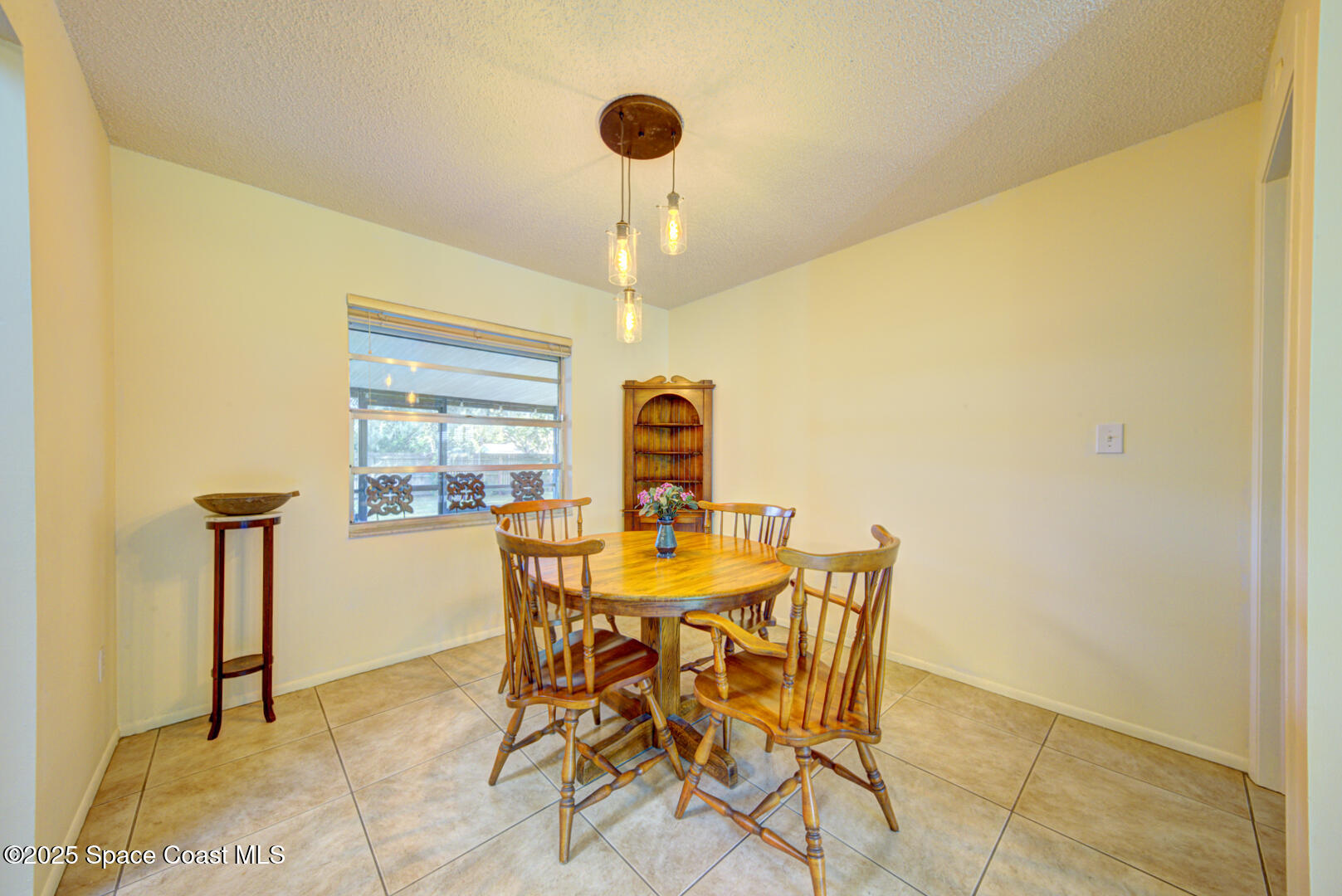 4610 Dunsford Road Titusville, FL 32796 - Photo 15 of 28 dining room