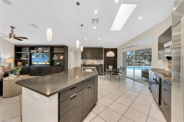 $3,199,999 | 404 Bayside Avenue, Naples, FL 34108