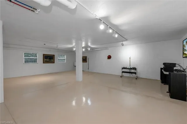 $3,199,999 | 404 Bayside Avenue, Naples, FL 34108