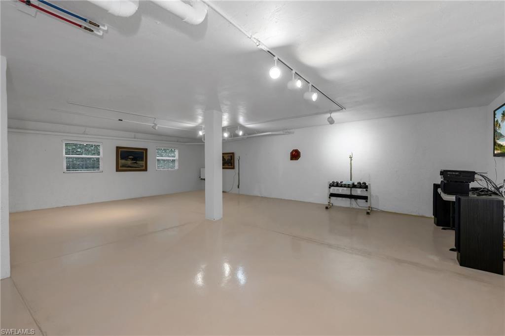 404 Bayside Avenue Naples, FL 34108 - Photo 27 of 30