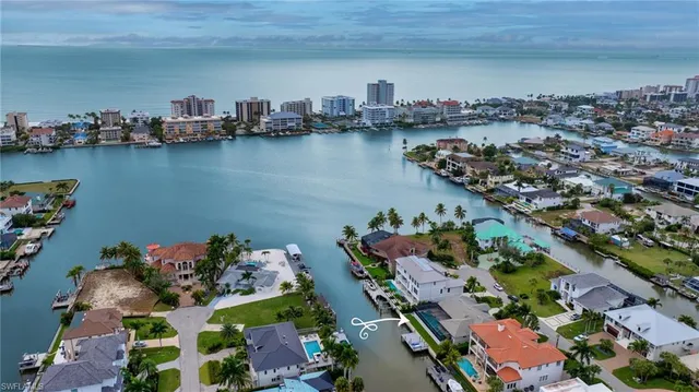 $3,199,999 | 404 Bayside Avenue, Naples, FL 34108