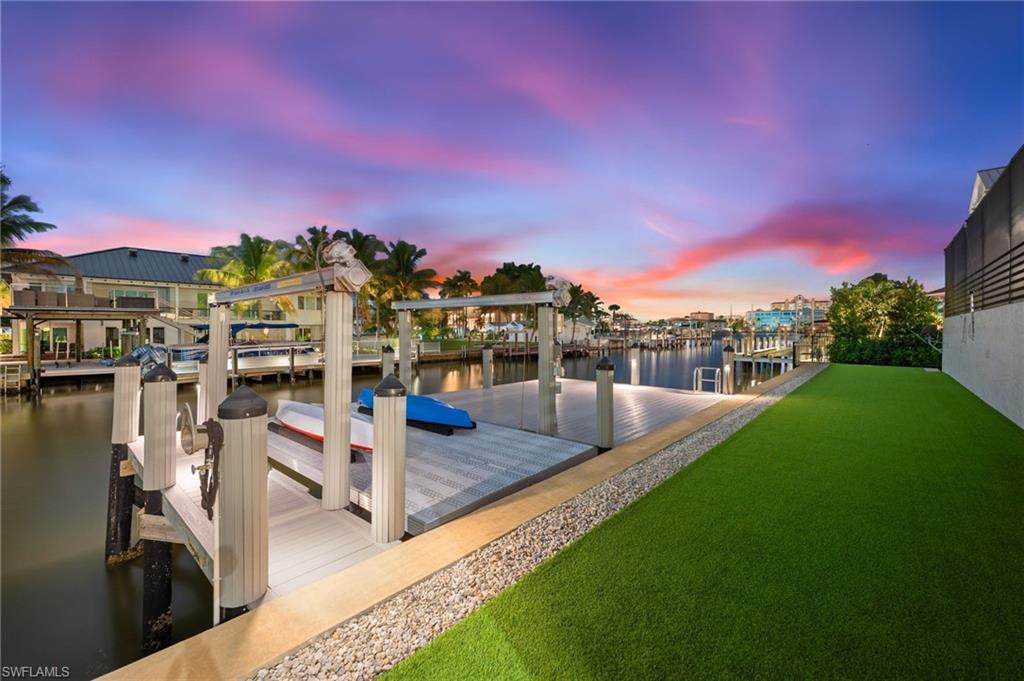 404 Bayside Avenue Naples, FL 34108 - Photo 4 of 30