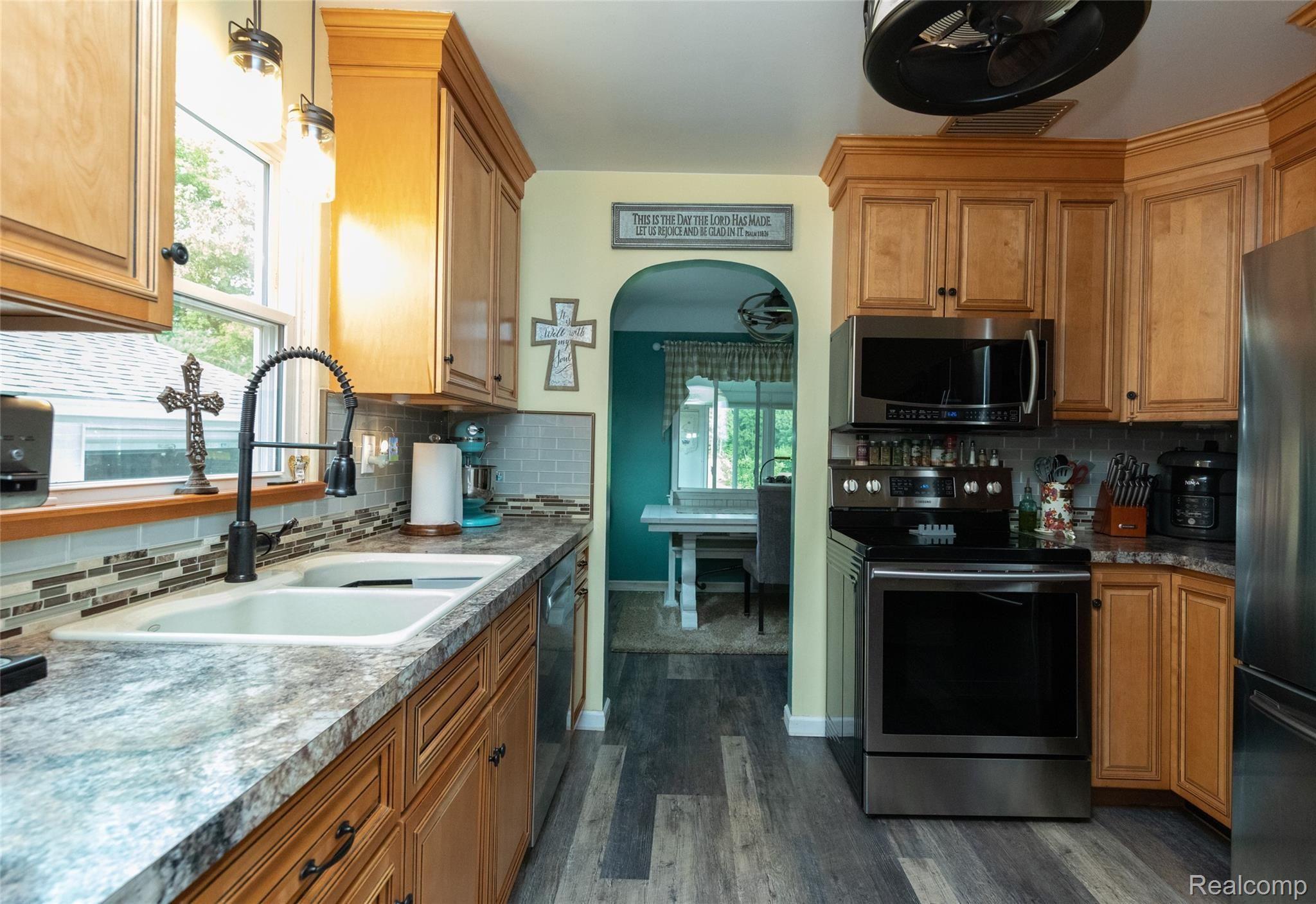 5420 North Center Road Flint, MI 48506 - Photo 30 of 56 780A3925.JPG