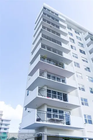 $3,500 | 401 Golden Isles Drive, Unit 412, Hallandale Beach, FL 33009