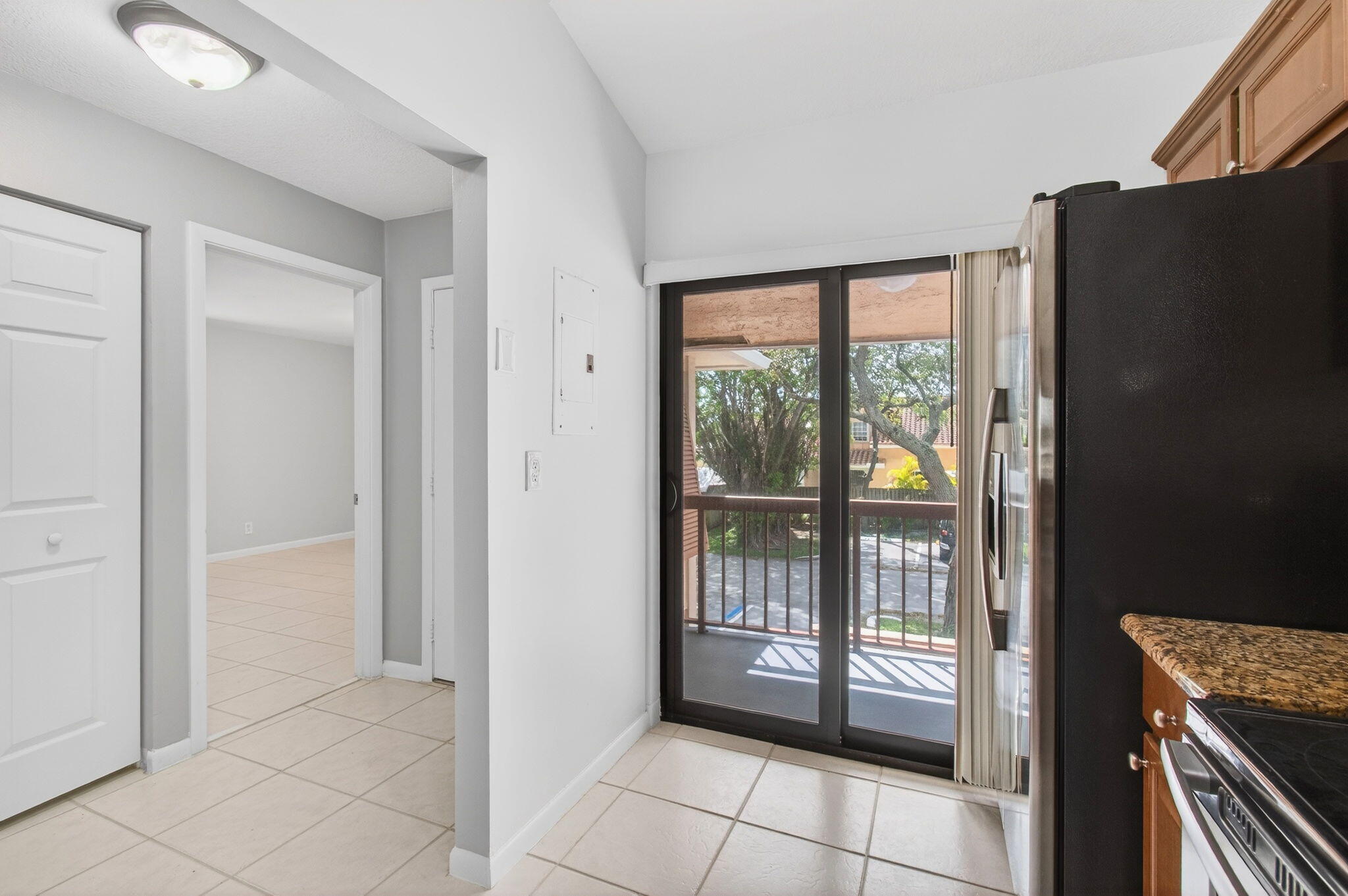 3939 Northeast 5th Avenue, Unit B201 Boca Raton, FL 33431 - Photo 11 of 53 38-web-or-mls-DSC_4528